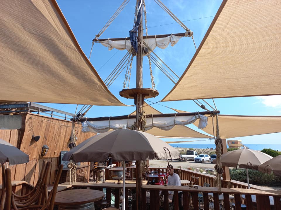 Camping Mer Sable Soleil : restaurant bateau voile